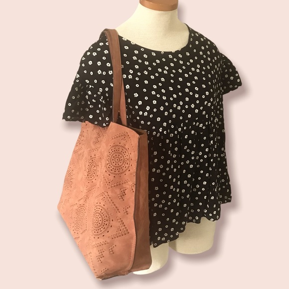 STREET LEVEL Suede Shoulder Bag Fully with Single Snap Closure in Red/Brown - Picture 2 of 14